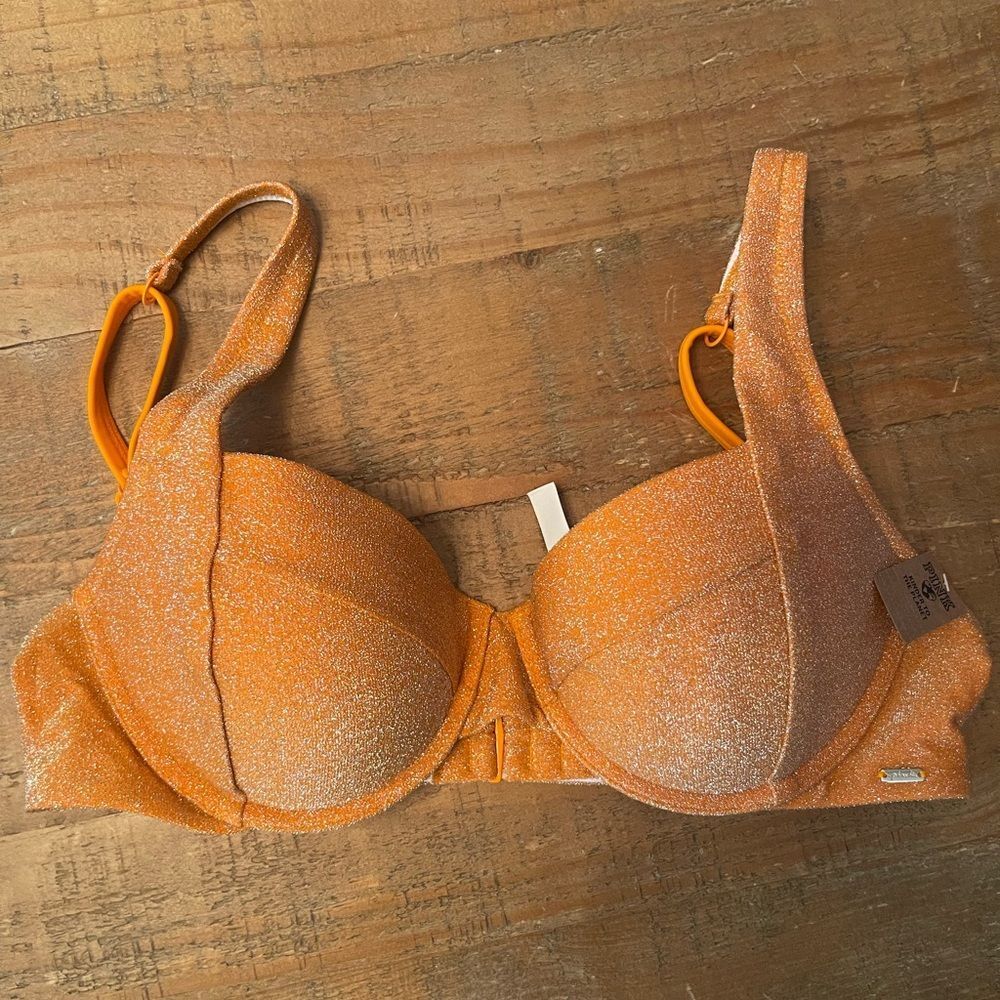 BRAND NEW VICTORIA SECRET SWIM TOP! Tags on!